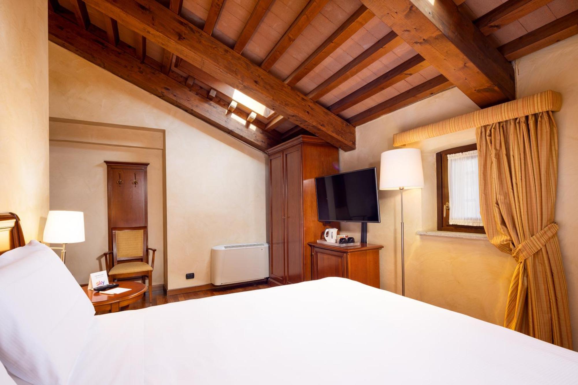 Best Western Plus Hotel Le Rondini San Francesco al Campo Exterior foto